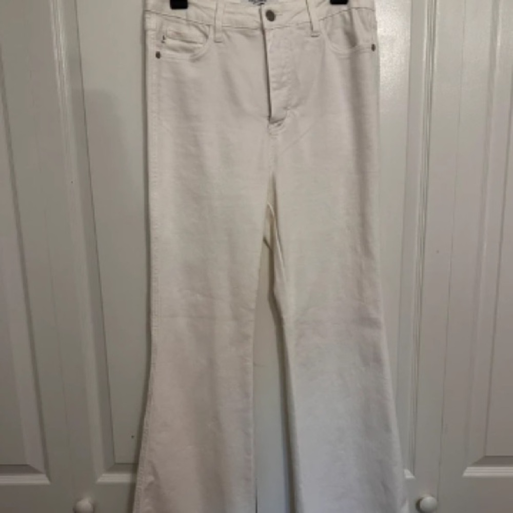 Wide Leg Women's Jeans in White - Flare Style
